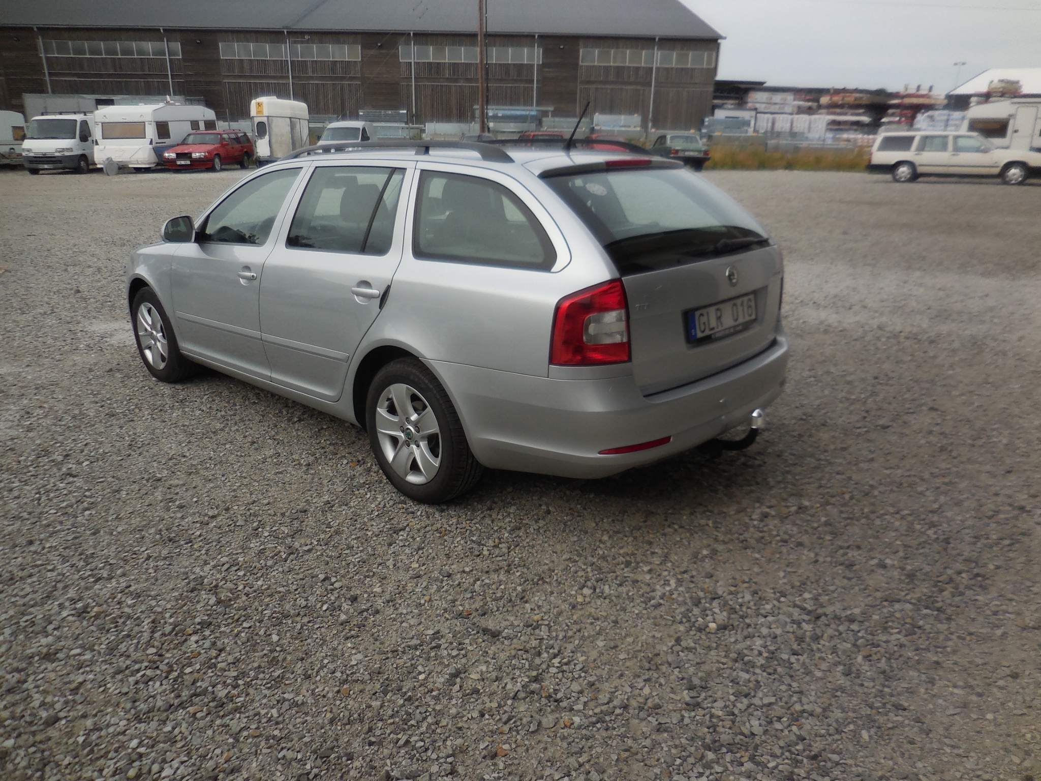 Skoda Octavia Kombi 1.6 TDI 105hk 2012, bild 2/36