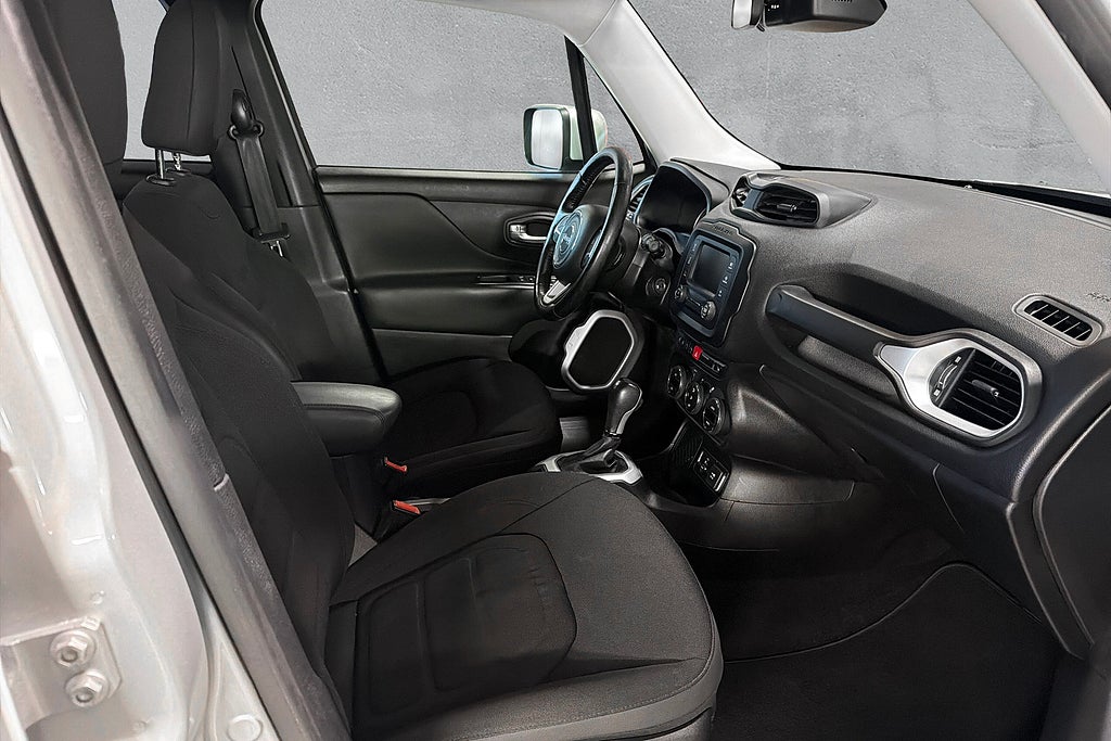 Jeep Renegade 1.4 DCT 1-Ägare B-Kamera Nybesiktigad Nyservad Automat