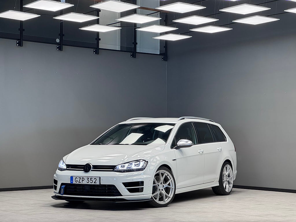 Volkswagen Golf Sportscombi R 2.0 TSI / B-kamera / Carplay