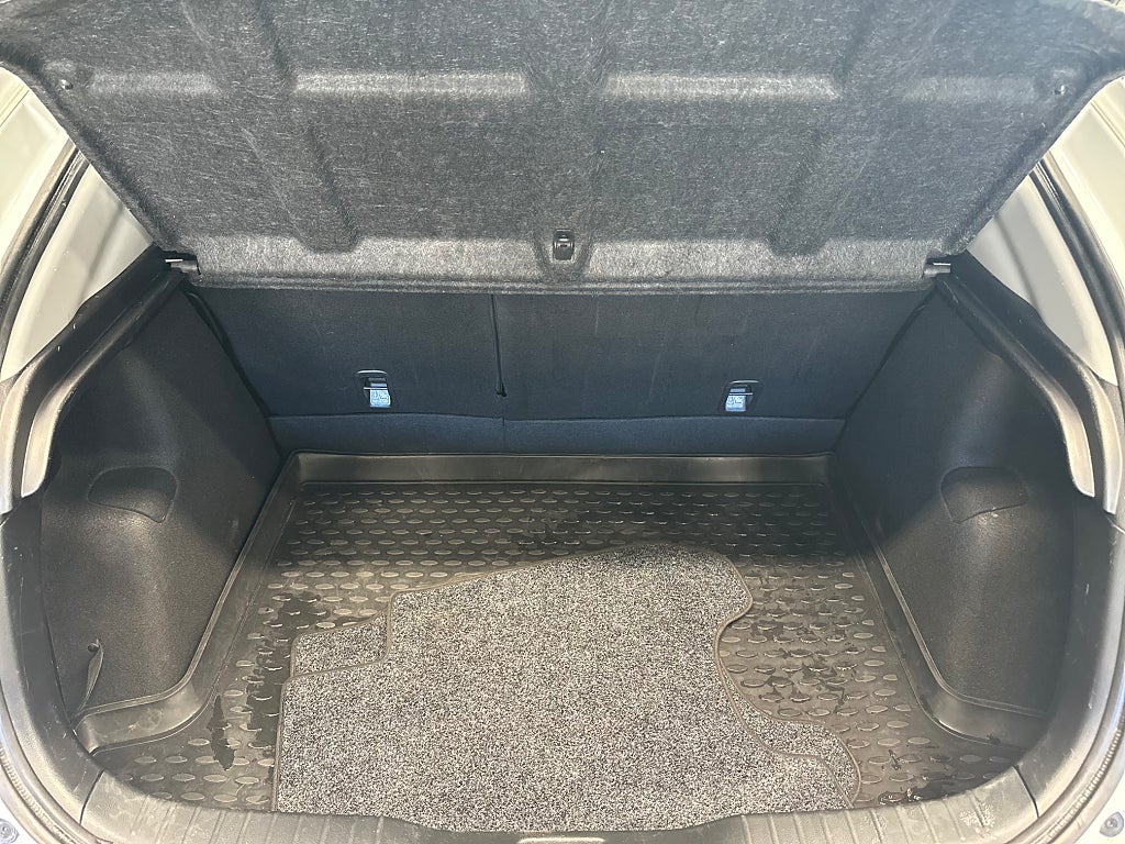 Honda Civic 1.8 i-VTEC Sport 4,99% /B-Kamera/Dragkrok