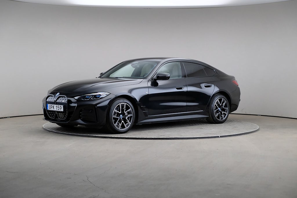 BMW i4 eDrive40 340hk M Sport Charged Innovation Drag Läder Pano Hea...