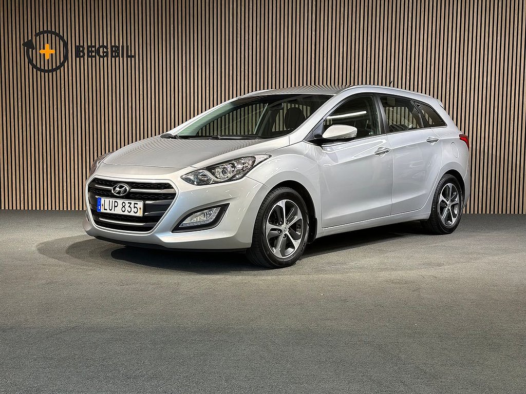 Hyundai i30 Kombi 1.6 CRDi Manuell, 110hk I Drag I PDC I Nyservad I Nybesikt