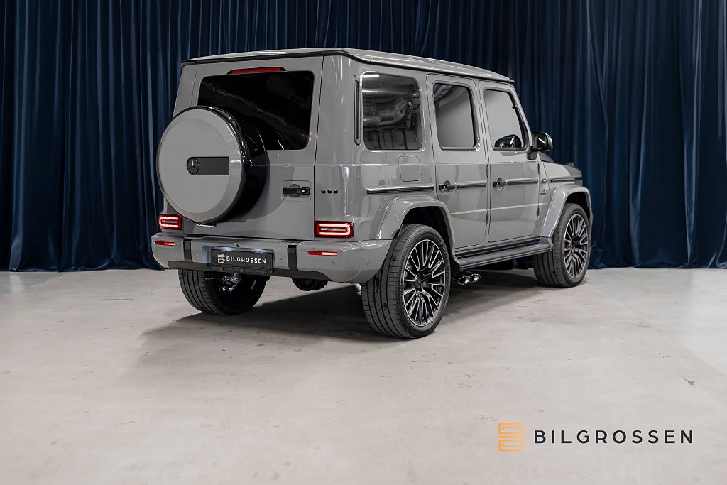 Mercedes-Benz G63 AMG Superior Line Kolfiber Active Ride MY27 MOMS