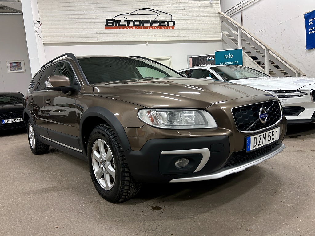 Volvo XC70 D4 AWD 181hk Momentum D-Värm / Drag / Nybes