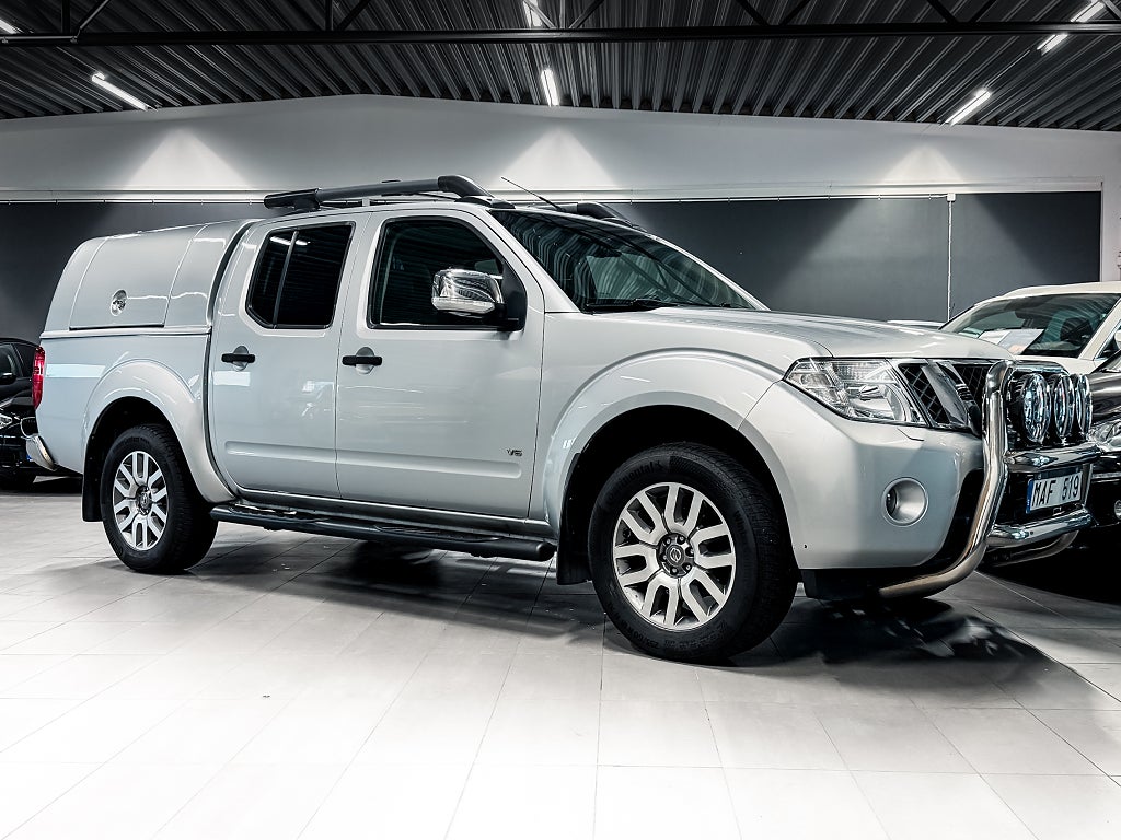 Nissan Navara Dubbelhytt 3.0 dCi V6 4x4 MOMS Bose Kamera Webasto Drag