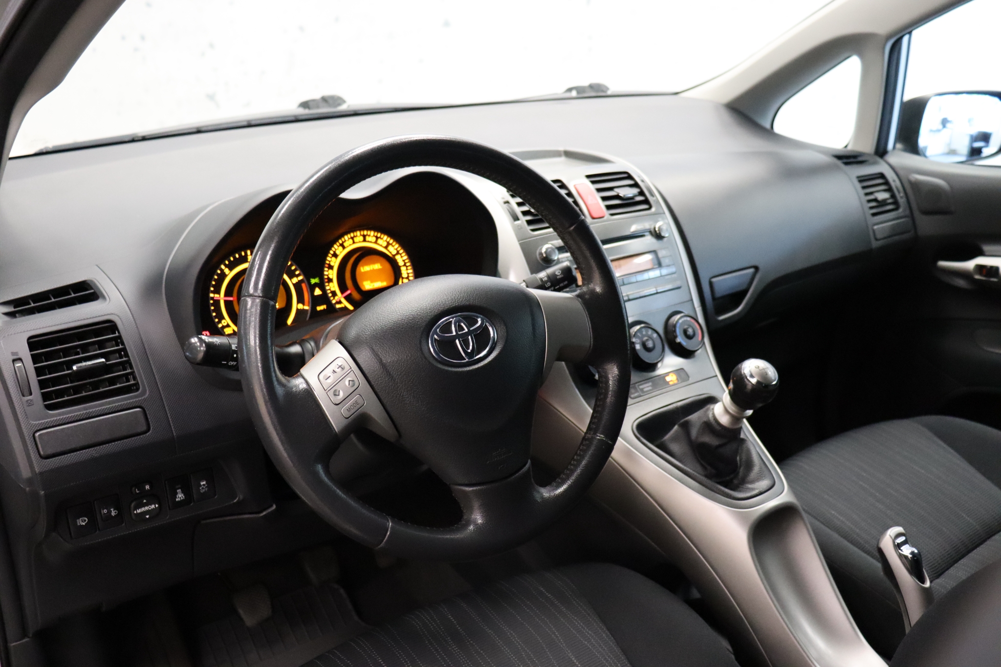 Toyota Auris 5-dörrar 2.0 D-4D 2008, bild 7/48