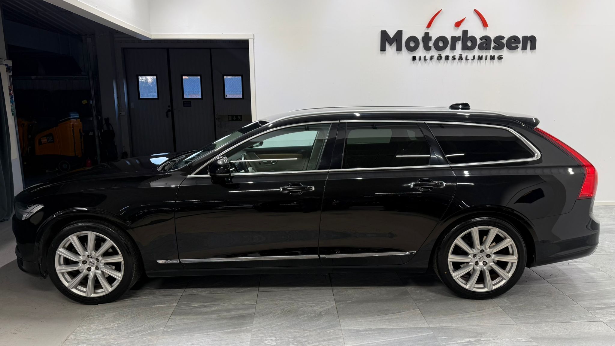 Volvo V90 T5 Geartronic Inscription 2017, photo 2/49