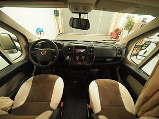 Husbil-halvintegrerad CI Magis 74 XT/ 10 av 17