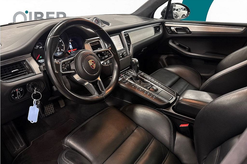 Porsche Macan Turbo 400hk PDK Sport, Pano, Navi, 360