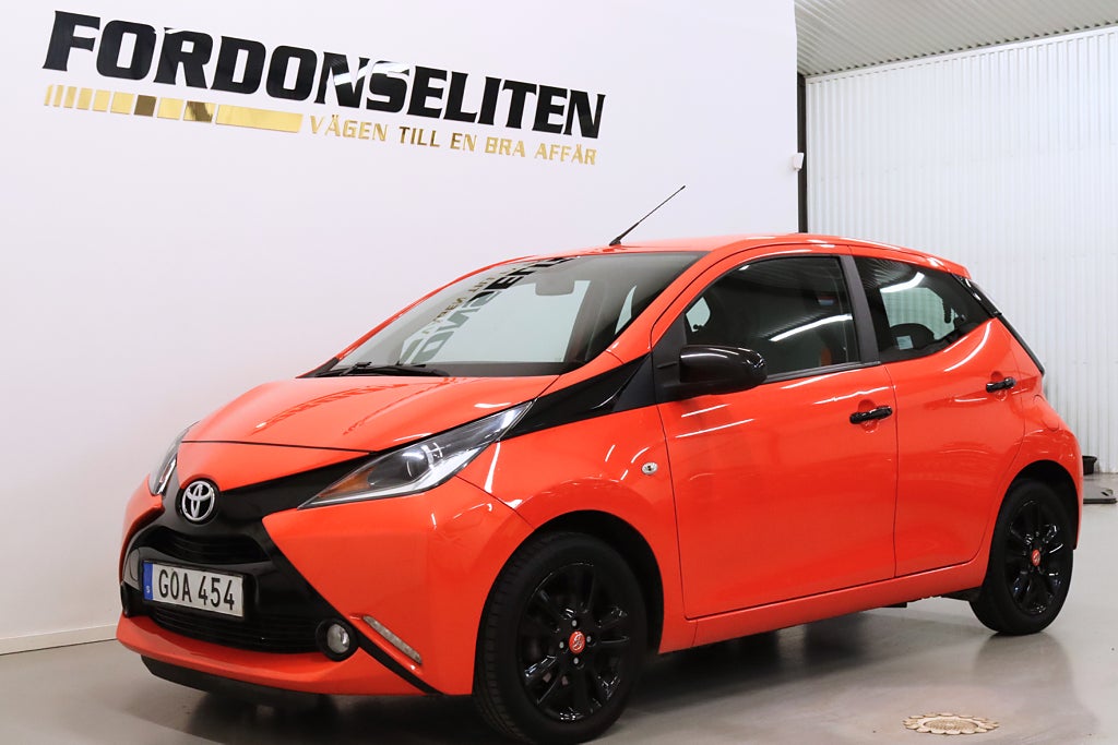 Toyota Aygo 1.0 X-CITE B-kamera Navi Keyless CarPlay Fullservad Eu6