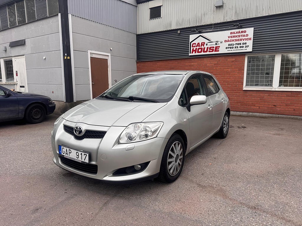 Toyota Auris 5-dörrar 1.6 Dual VVT-i Euro 4/Motorvärmare/Ränta 1,95%