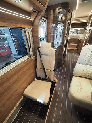 Husbil-integrerad Knaus Sun I 900 LEG 27 av 28