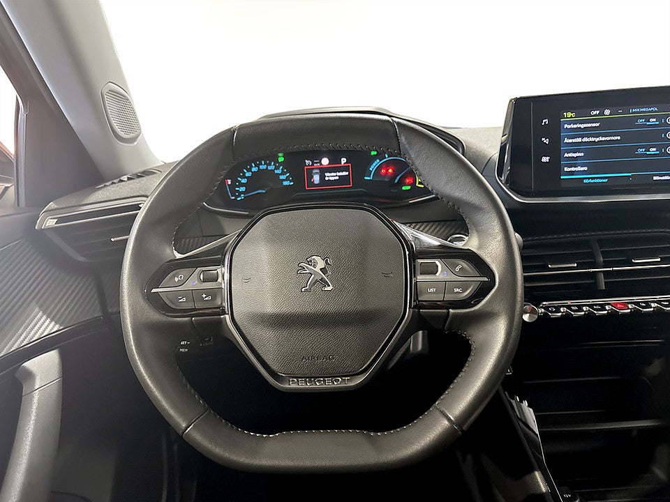Bild på Peugeot e-2008 Active 50 kWh 136hk Aut CARPLAY 