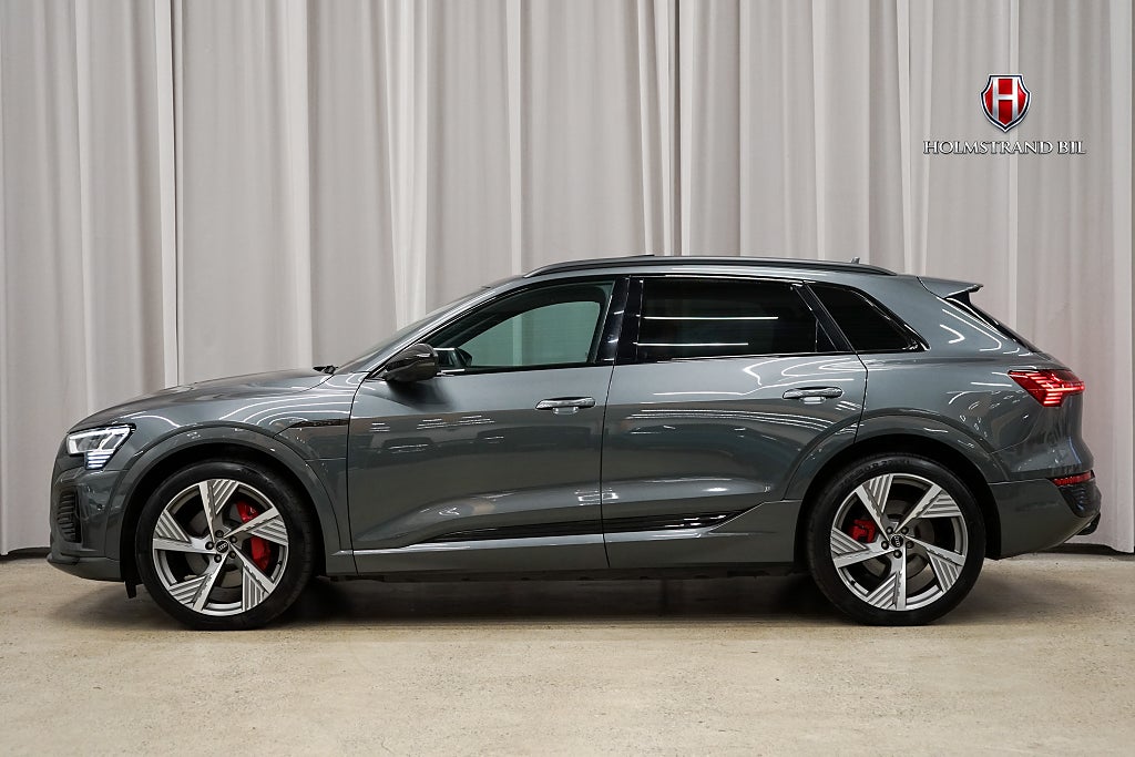 Audi Q8 55 e-tron quattro S line Pano Drag B&O HUD 3D 22"