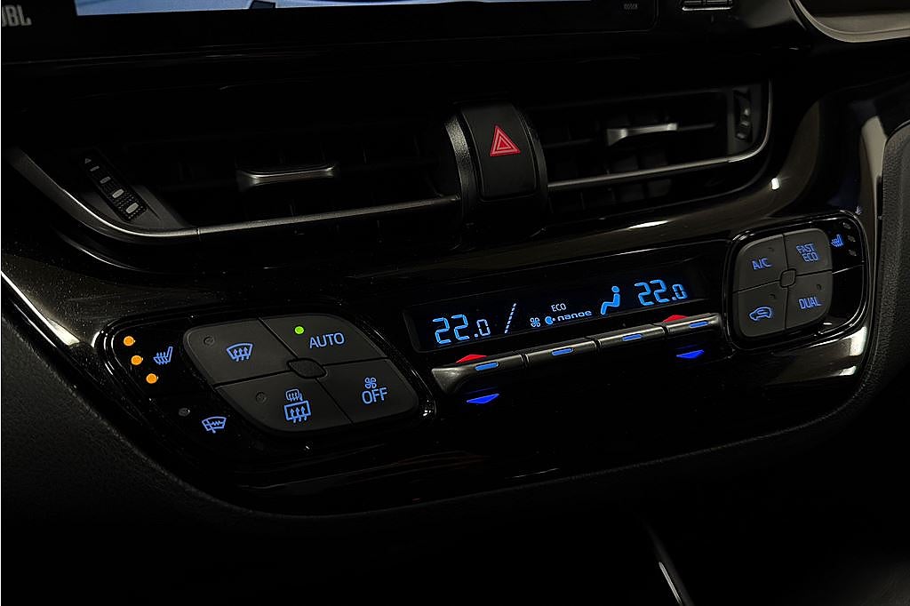 Toyota C-HR Hybrid CVT, Executive JBL, Kamera, Navi, 4,99% RÄNTA