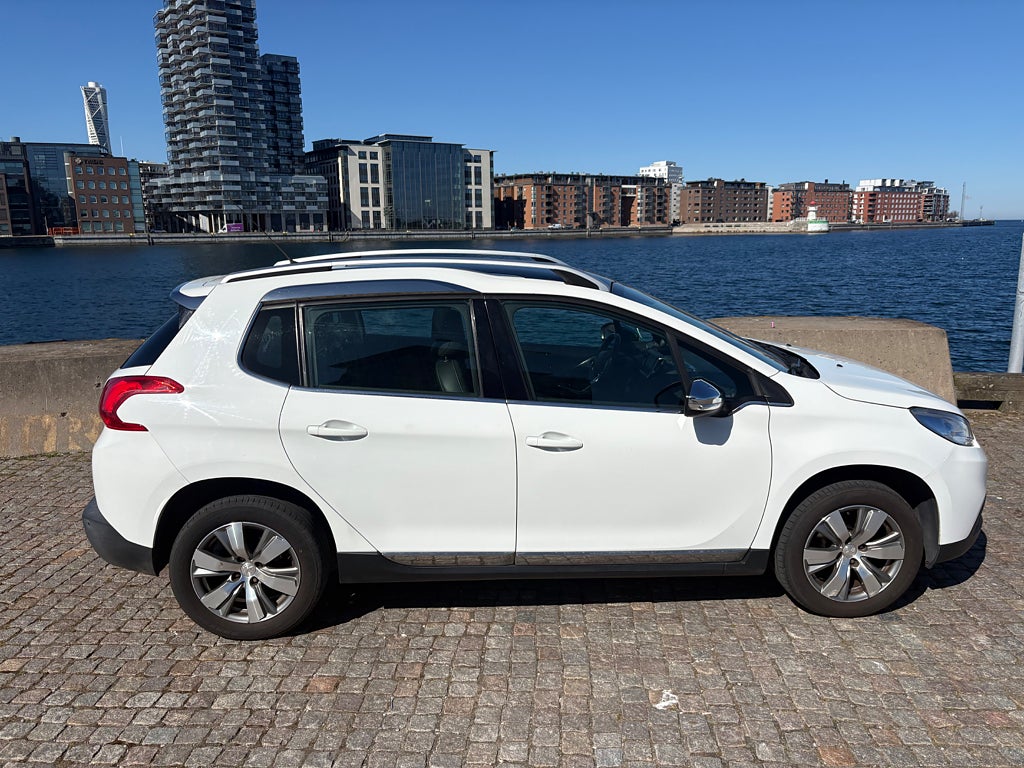 Peugeot 2008 1.6 e-HDi Euro 5 Navigation, Drag , halvskinn 
