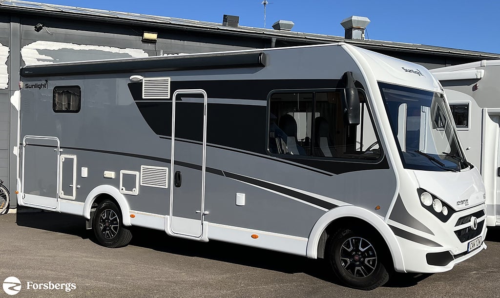 Sunlight I 68 // Hydrauliska stödben, mycket förvaring, fint skick