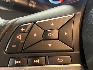 Halvkombi Nissan Micra 12 av 13