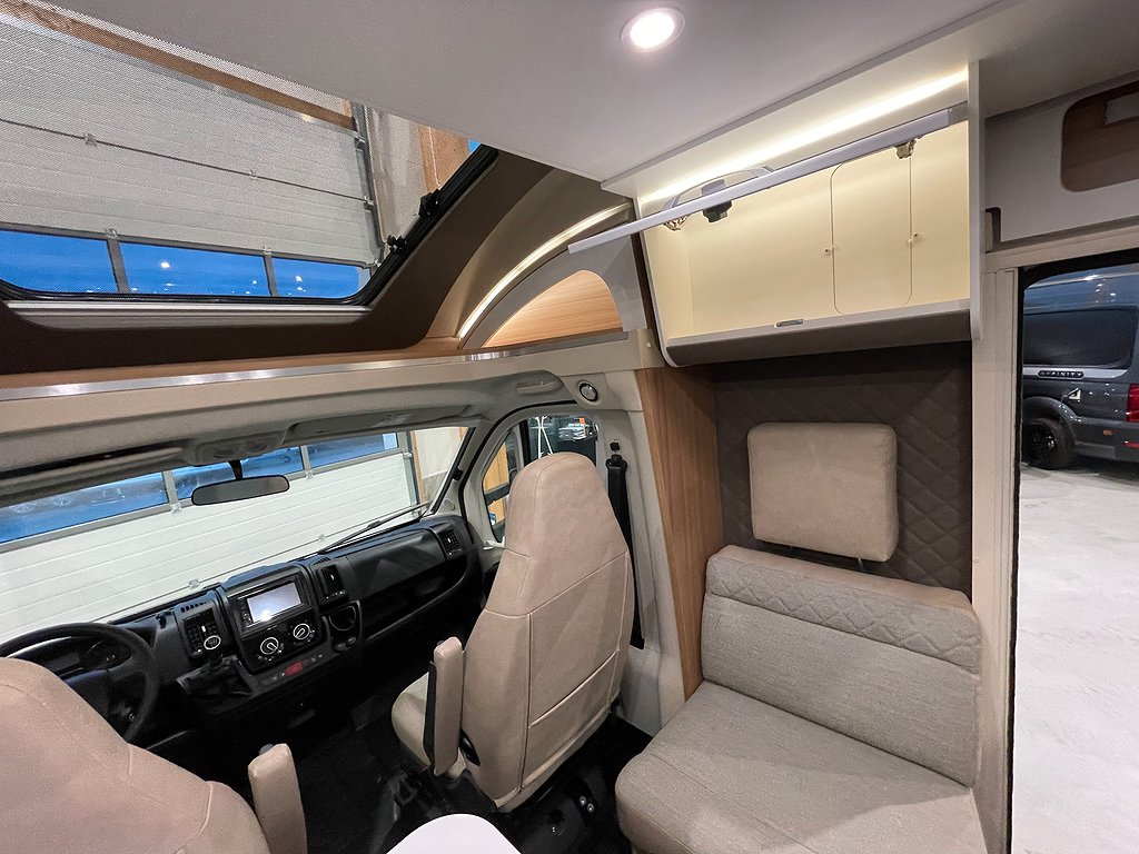 Adria Matrix Plus 670 SC /Taksäng/ALDE/5 bältad/160hk/Queen - Adria