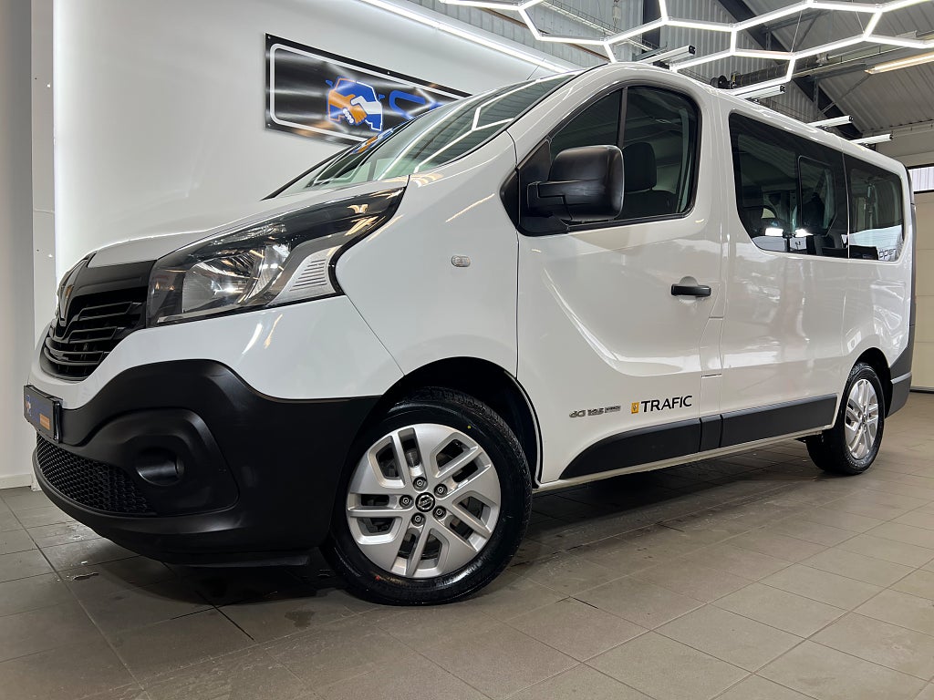 Renault trafic Kombi 2.9t 1.6 dCi Manuell 125hk 9-sits Värmare Drag