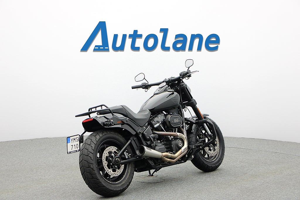 Harley-Davidson Fat Bob 114 *Vance & Hines Pakethållare