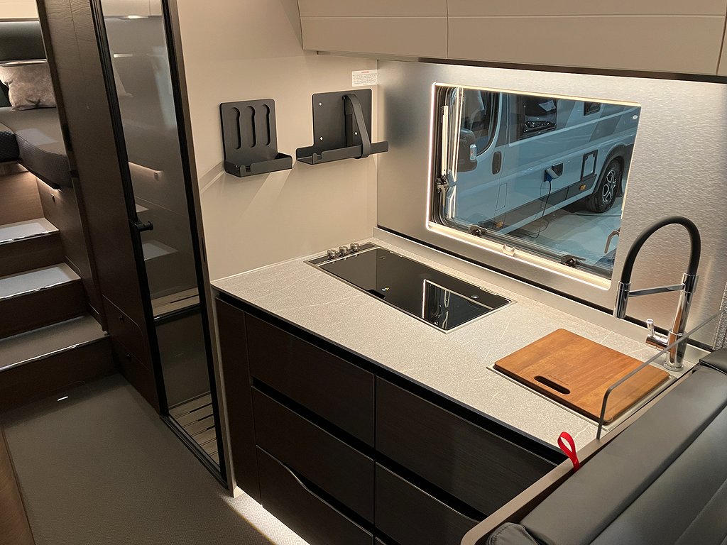 Adria Super Sonic 890 LL / ALDE / AC Bodel / Läder / MB - Adria