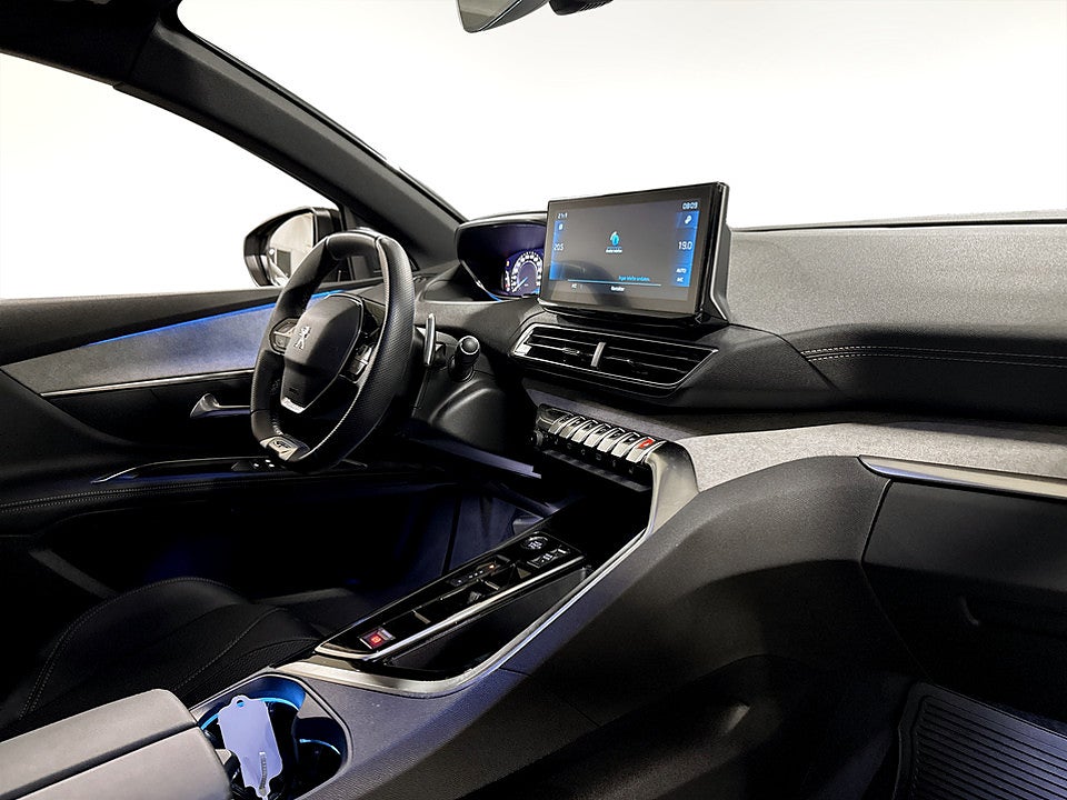 Bild på Peugeot 5008 GT 1.2 PT 130hk Aut 7-SITS B-KAMERA CARPLAY