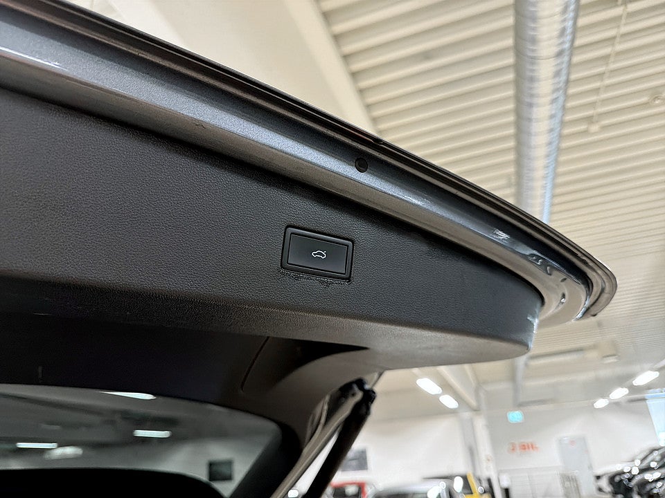 Bild på Volkswagen Tiguan R-Line Allspace 2.0 TDI 200hk Aut 4M R-LINE B-KAMERA