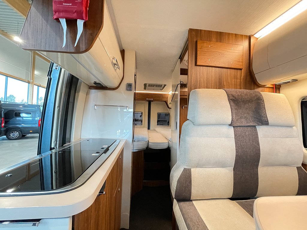 Karmann Davis 620 / AC bodel / Solcell x2/ Långbädd / 3500kg - Karmann