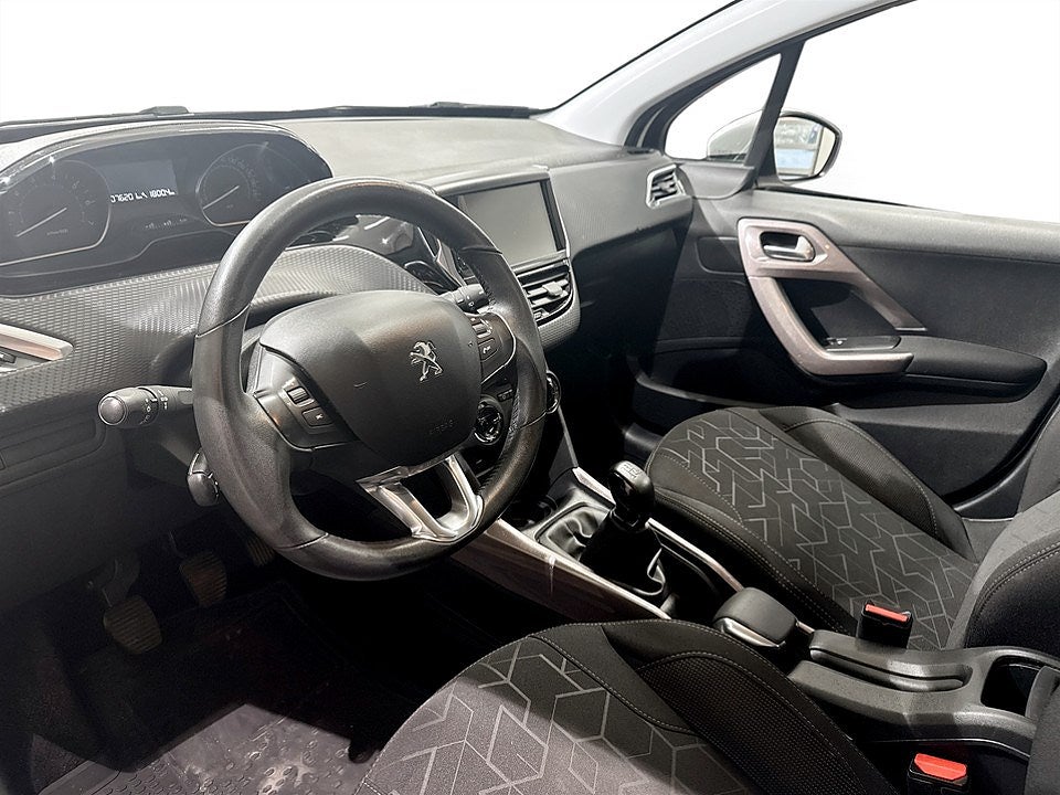 Bild på Peugeot 2008 Active 1.2 PT 110hk - FARTHÅLLARE, LÅG SKATT!