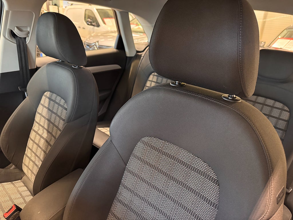 Audi Q3 2017 - miniatyr 13