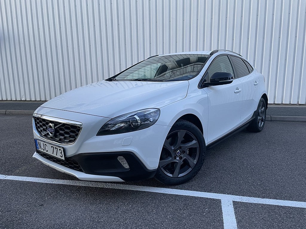 Volvo V40 Cross Country D3 Volvo V40 Cross Country Summum NyServad  Drag