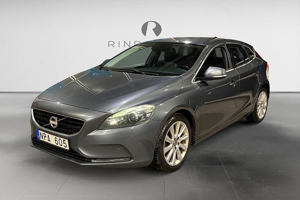 Volvo V40 D2 115 HK SUMMUM B-KAMERA D-VÄRM SKINN KAMREM BYTT 17"