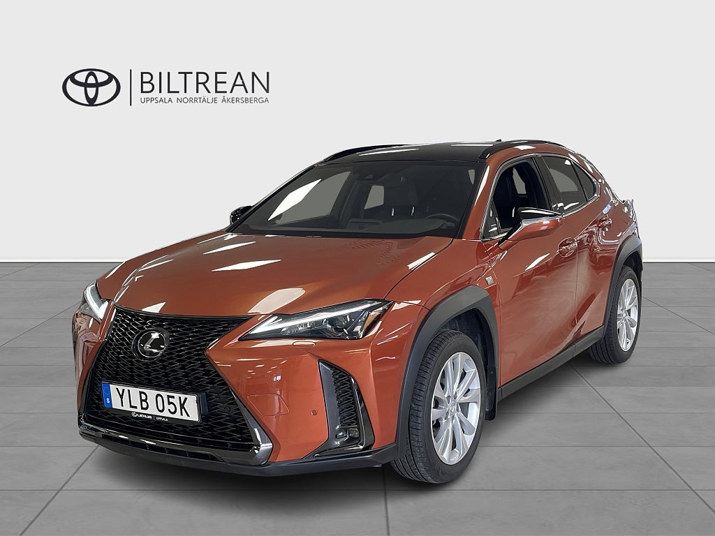 Lexus UX 250h F Sport Design 184hk Nya Vinterhjul ingår!