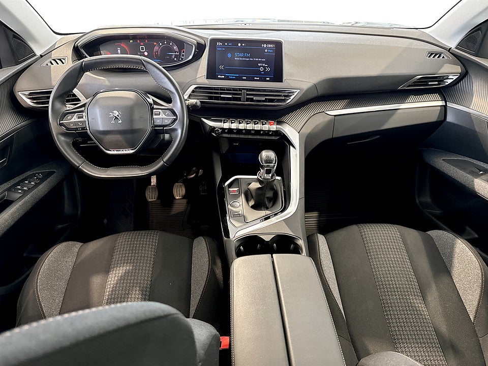 Bild på Peugeot 5008 Active Pack 1.2 PT 130hk 7-SITS B-KAMERA CARPLAY