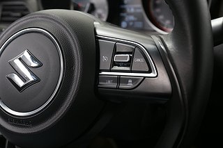 Halvkombi Suzuki Swift 15 av 21
