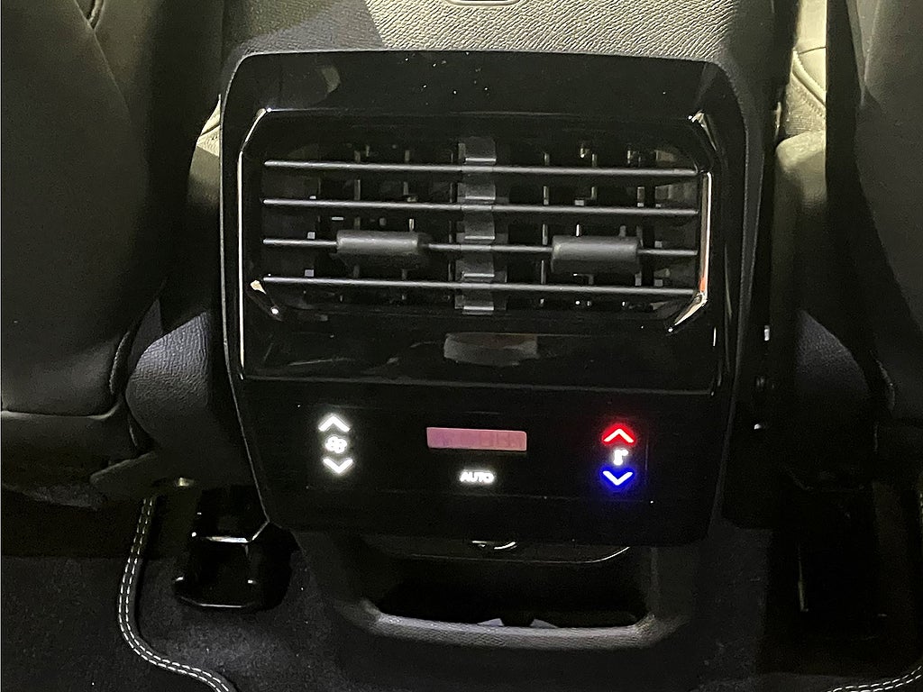 Bild på Peugeot E-5008 GT+ - DEMO