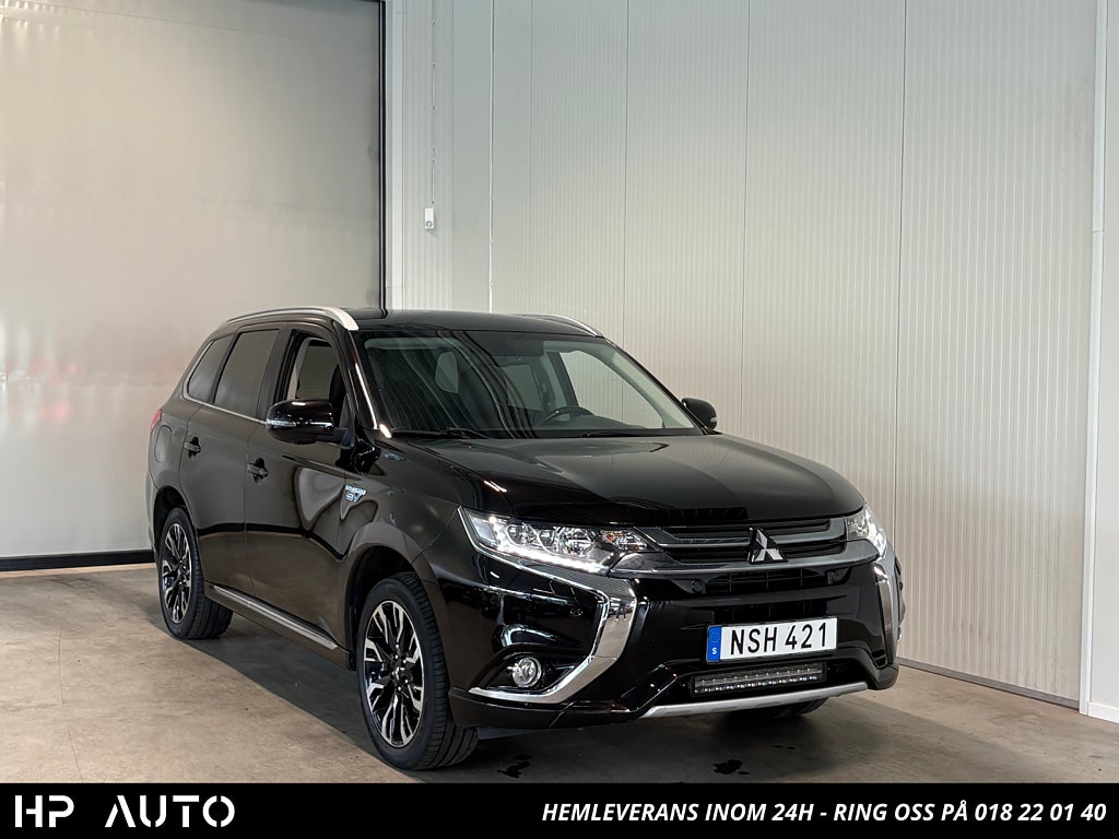 Mitsubishi Outlander PHEV 4WD Business Drag Skinn 360° Navi Adaptiv Farth
