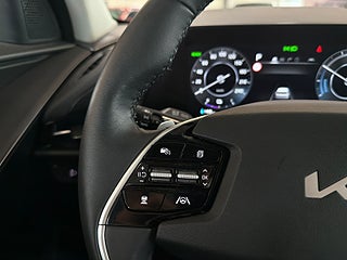 Kia Niro EV Action S&V-hjul Backkamera Värmare Nybilsgaranti – bild 17