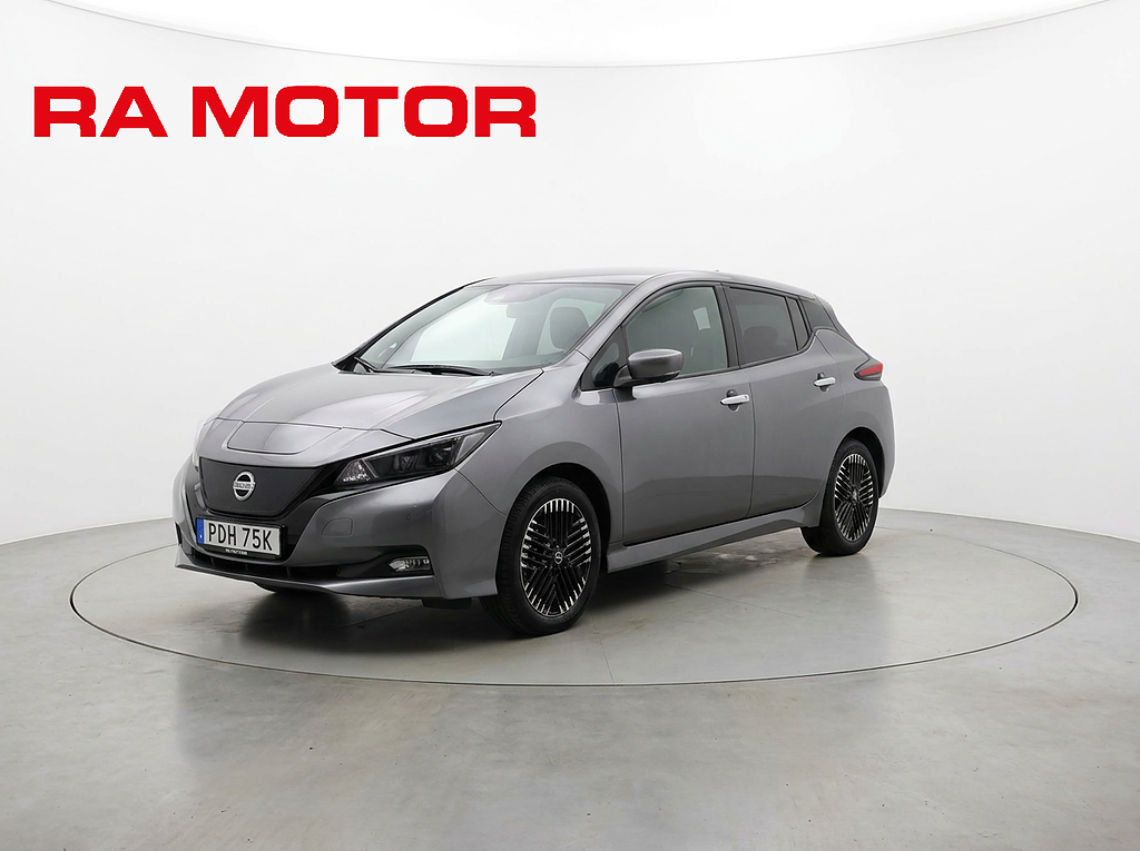 Nissan Leaf N-Connecta 40kWh | Värmepump | 360° Kamera | Moms | Nav 2022