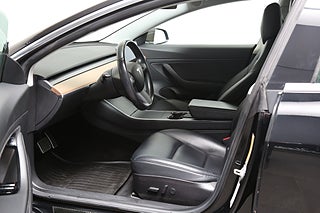 Sedan Tesla Model 3 8 av 27