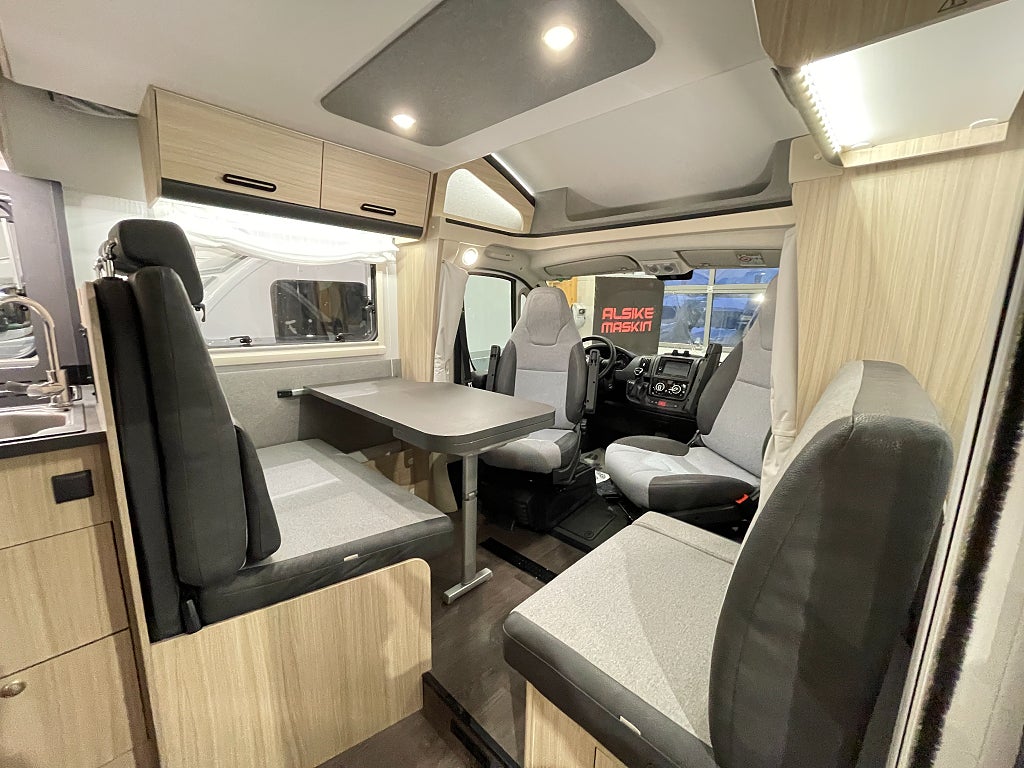 Sun Living S 75 SC / Automat / ALDE / AC-Bodel / Solcell / 5bält / Taksäng/ - Sun Living