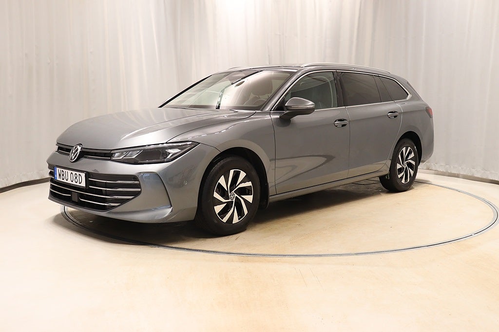 Volkswagen Passat Business 1.5 TSI 150hk Aut Drag Värmare Nav 2025