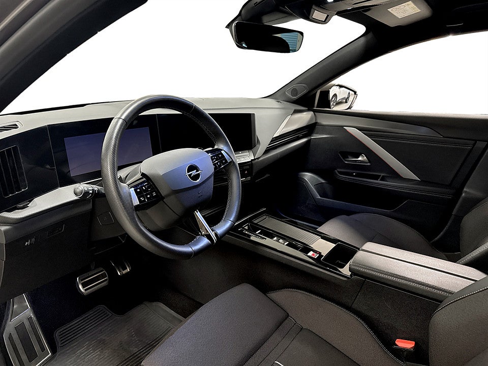 Bild på Opel Astra ST GS 1.2 PT 130hk Aut B-KAMERA CARPLAY