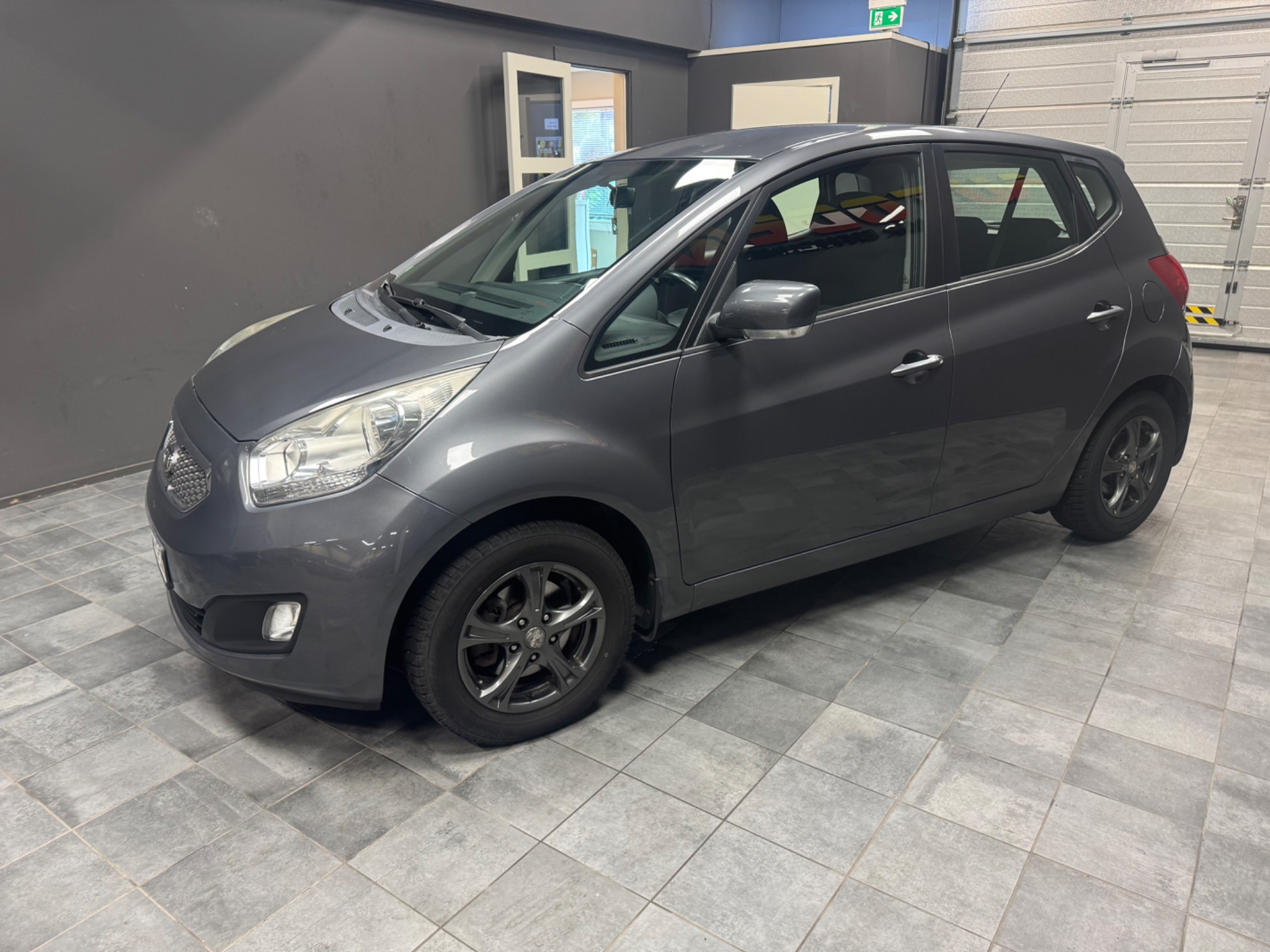 Kia Venga 1.6 CVVT EX Comfort (125 HK) 2010, bild 3/41