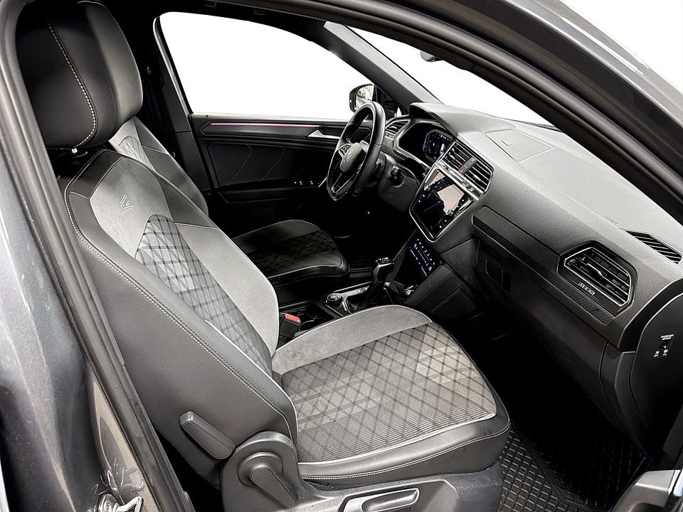 Bild på Volkswagen Tiguan R-Line Allspace 2.0 TDI 200hk Aut 4M R-LINE B-KAMERA