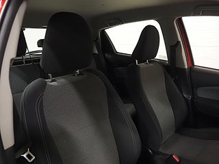 Halvkombi Toyota Yaris 12 av 21