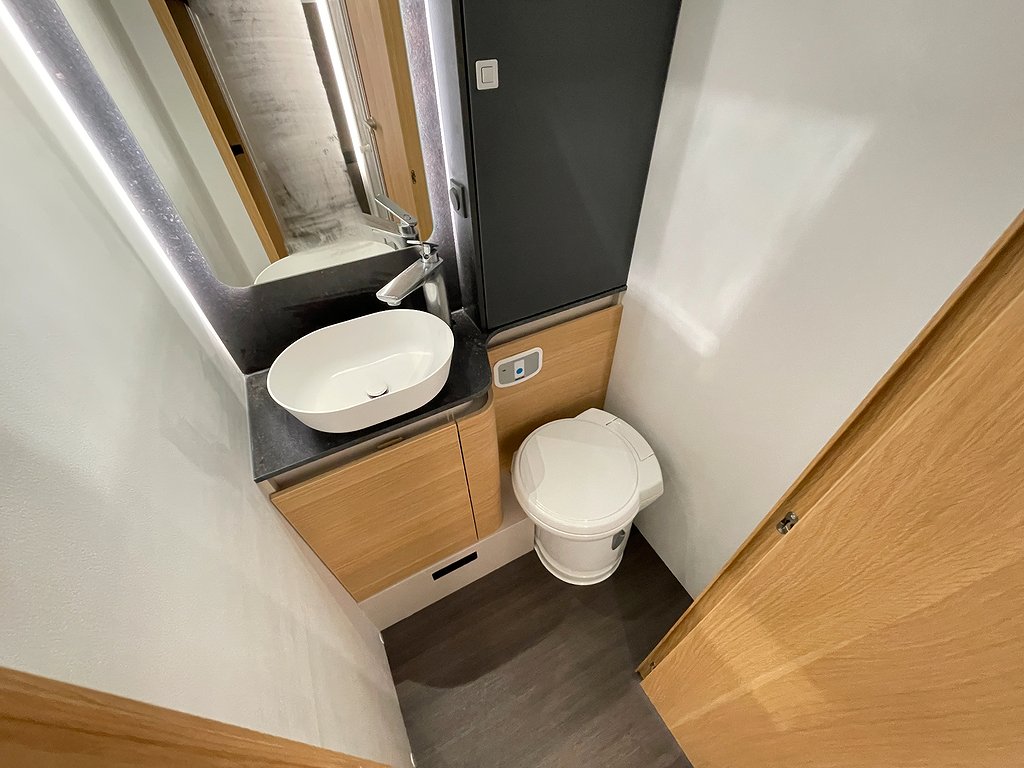 Adria Matrix Plus 670 DL / ALDE / Taksäng / Automat / F2F /  - Adria