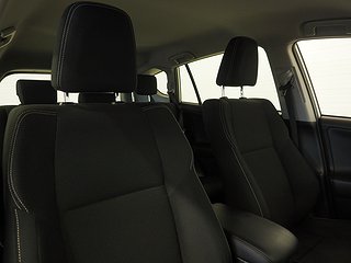 SUV Toyota RAV4 8 av 21