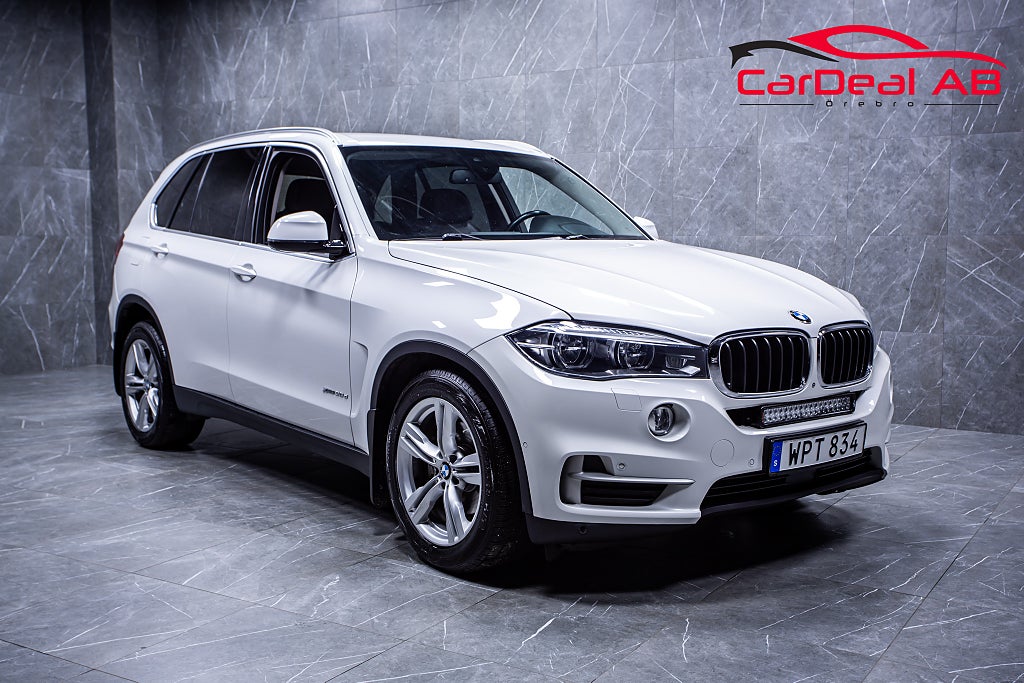 BMW X5 xDrive30d 7-Sits Night Vision HUD 360 Komfortstolar HiFi Adaptiv